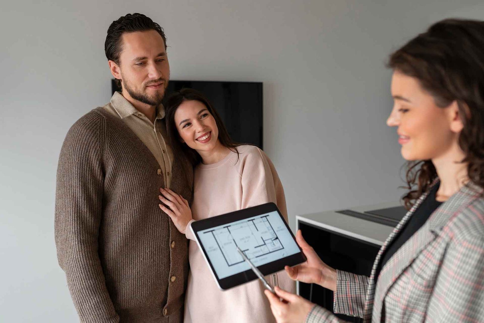 The Role of Real Estate Agents in the Digital Age